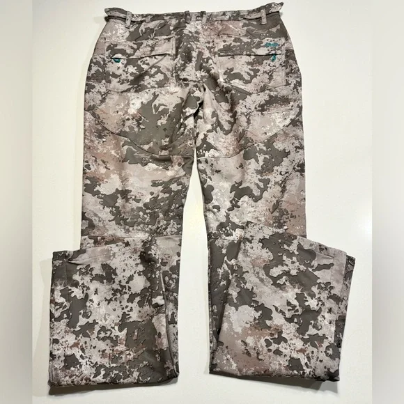 Girls With Guns GWG Aoraki Softshell LTWT Camo Pant Size Large Adjustable Waist - Picture 2 of 16